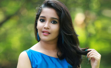 Anikha Surendran Wallpapers