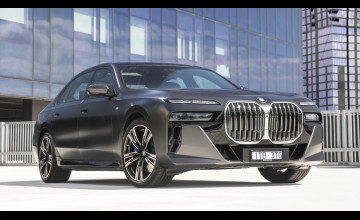BMW 7 Series 740i M Sport 2023 Wallpapers