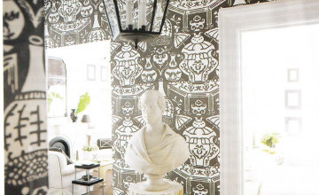 Clarence House Vase Wallpaper