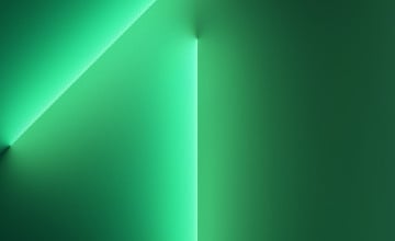 iPhone 13 Green Wallpapers