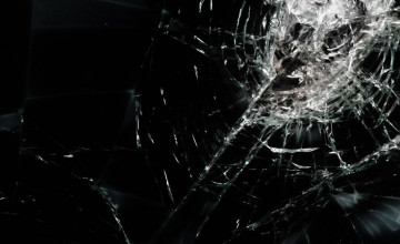 Realistic Cracked Screen