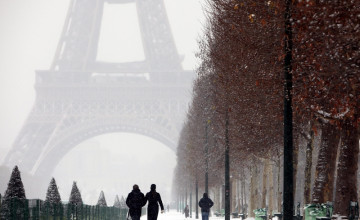 Winter in Paris Desktop Wallpaper